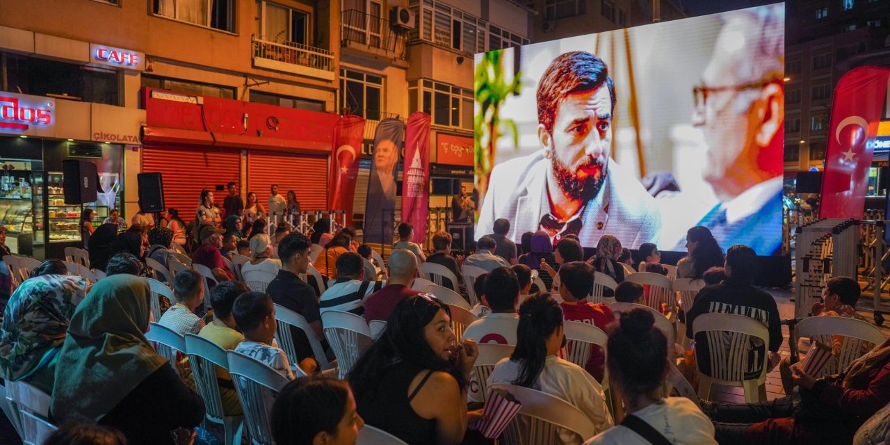 Beyoğlu'nda 'Açık Hava Sinema Gösterimleri' başladı