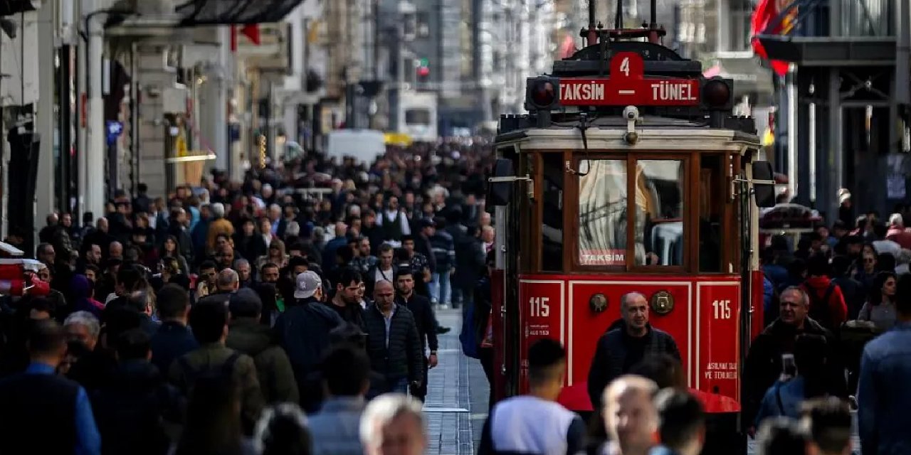 Anket sonuçları açıklandı: Erken seçim olursa gençler oylarını kime verecek?