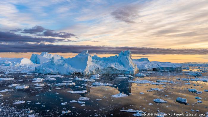 İklim krizi: Grönland'daki buzullar hızla eriyor