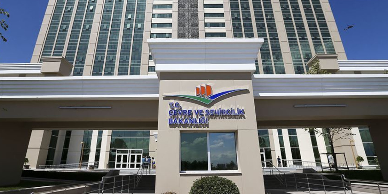 Dolandırıcılar bakanlık binasını mesken tutmuş: Milyonlarca liralık vurgun