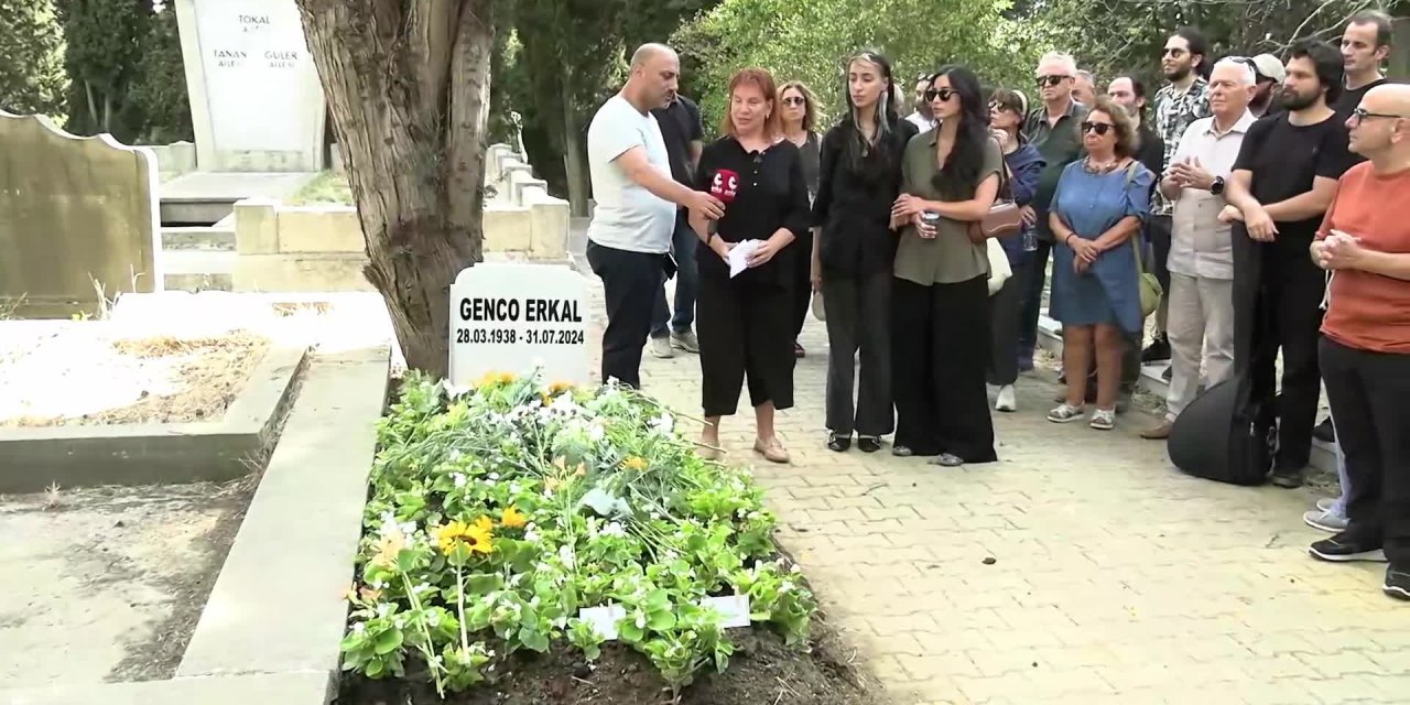 Genco Erkal, ölüm yıl dönümünde mezarı başında anıldı
