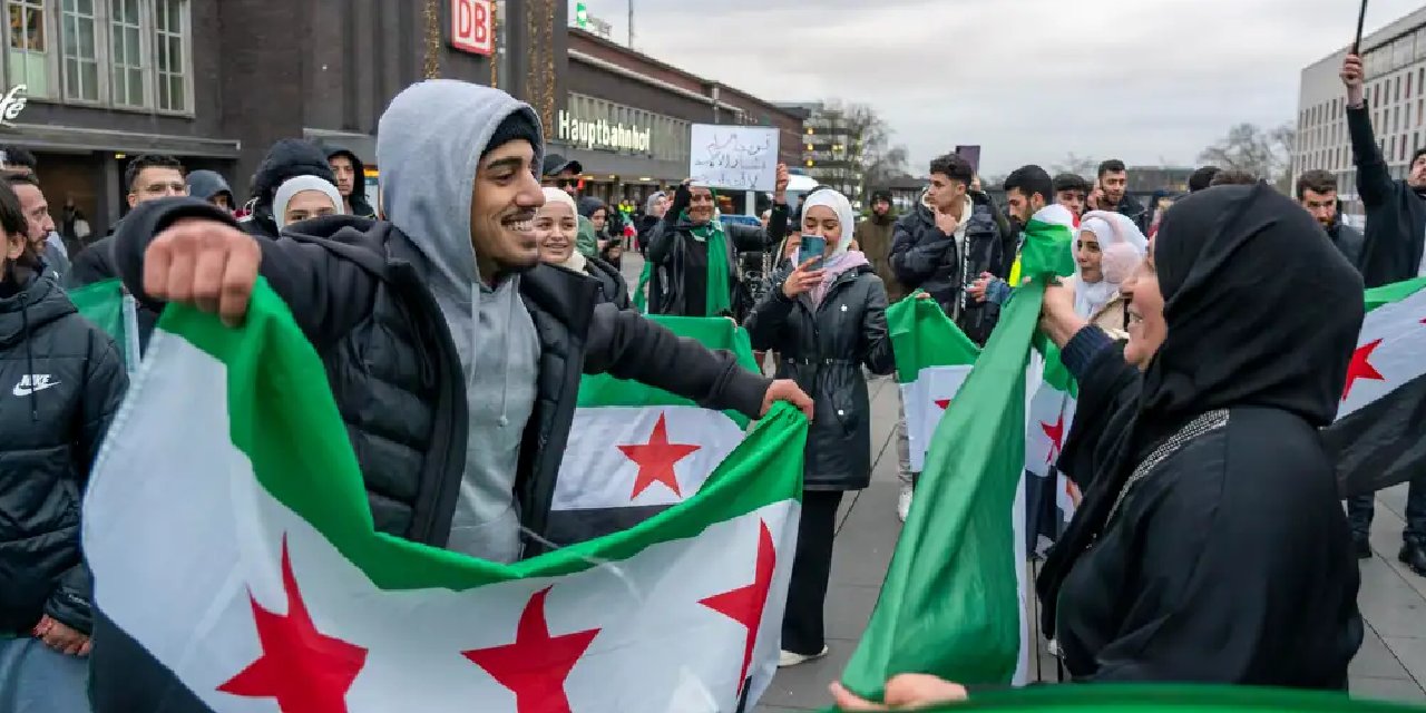 Almanya'dan 4 bin Suriyeli ülkesine döndü