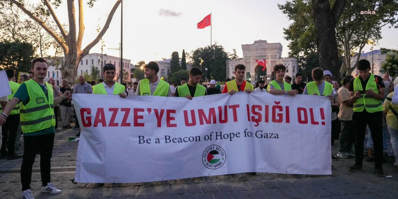 İstanbul'da 'Gazze'ye Umut Işığı Ol' yürüyüşü düzenlendi