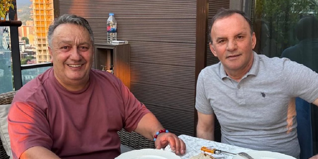 İsmail Türüt, kırmızı bültenle aranan Galip Öztürk'le yemeğe çıktı, fotoğraflarını paylaştı