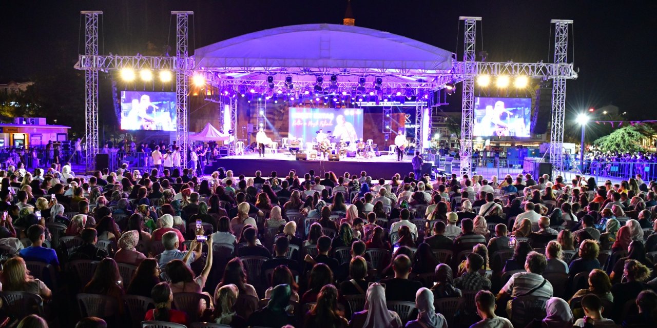 Neşet Ertaş Kültür ve Müzik Festivali, deprem nedeniyle yarıda kesildi