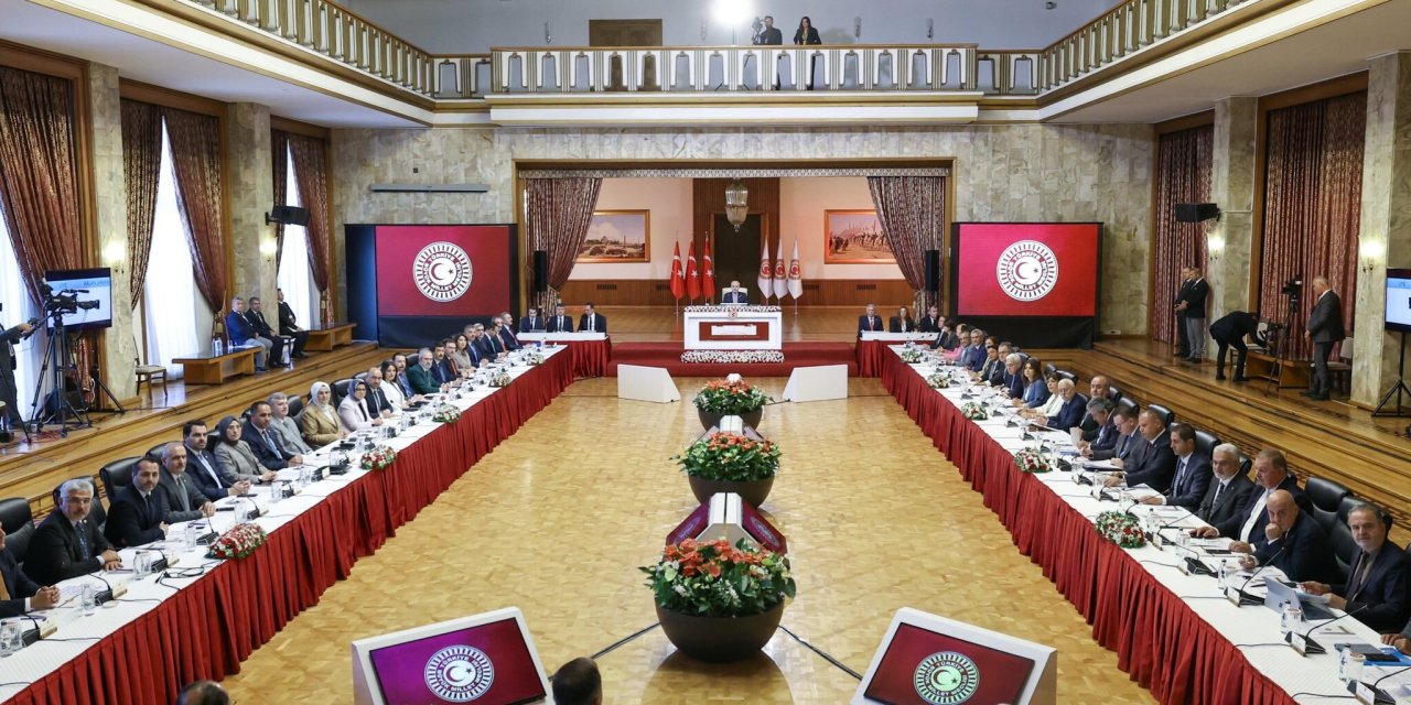 Komisyonda sıra annelerde