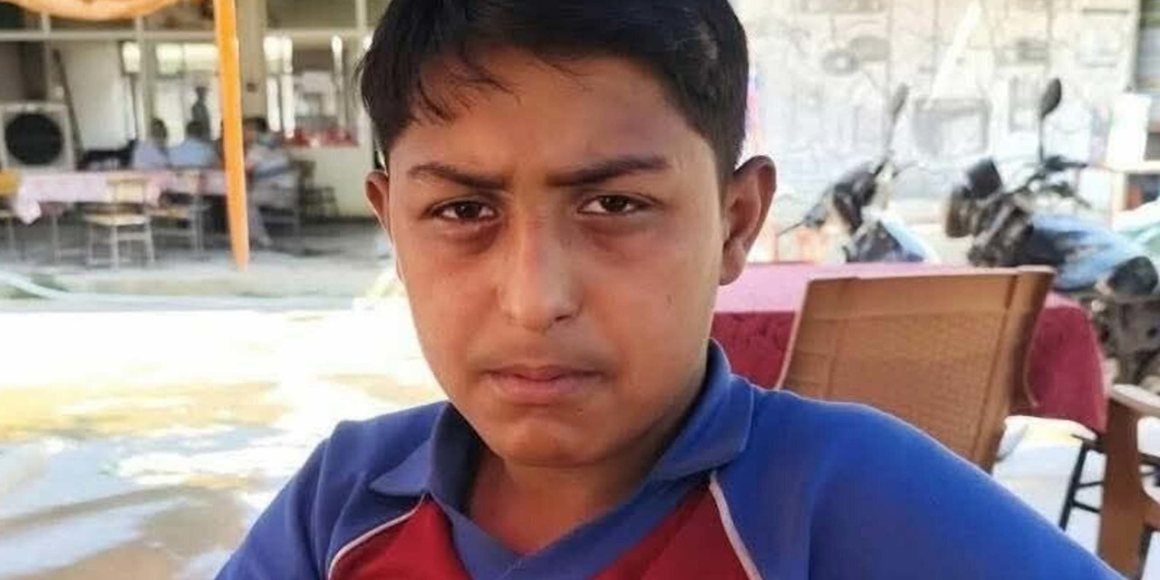 Başına sandalyeyle vurulan 13 yaşındaki çocuk öldü