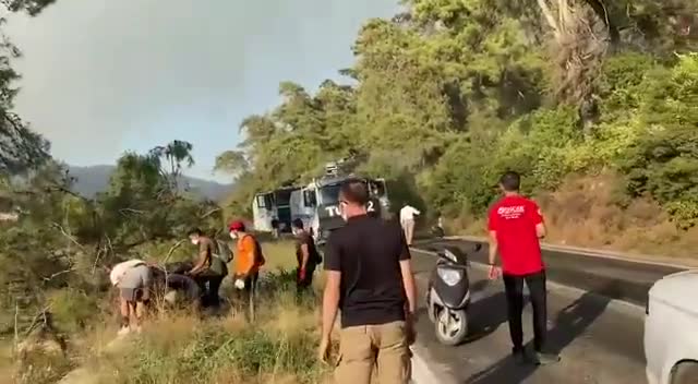 Emniyet'ten "TOMA'lar yangınla mücadelede kullanılıyor" açıklaması