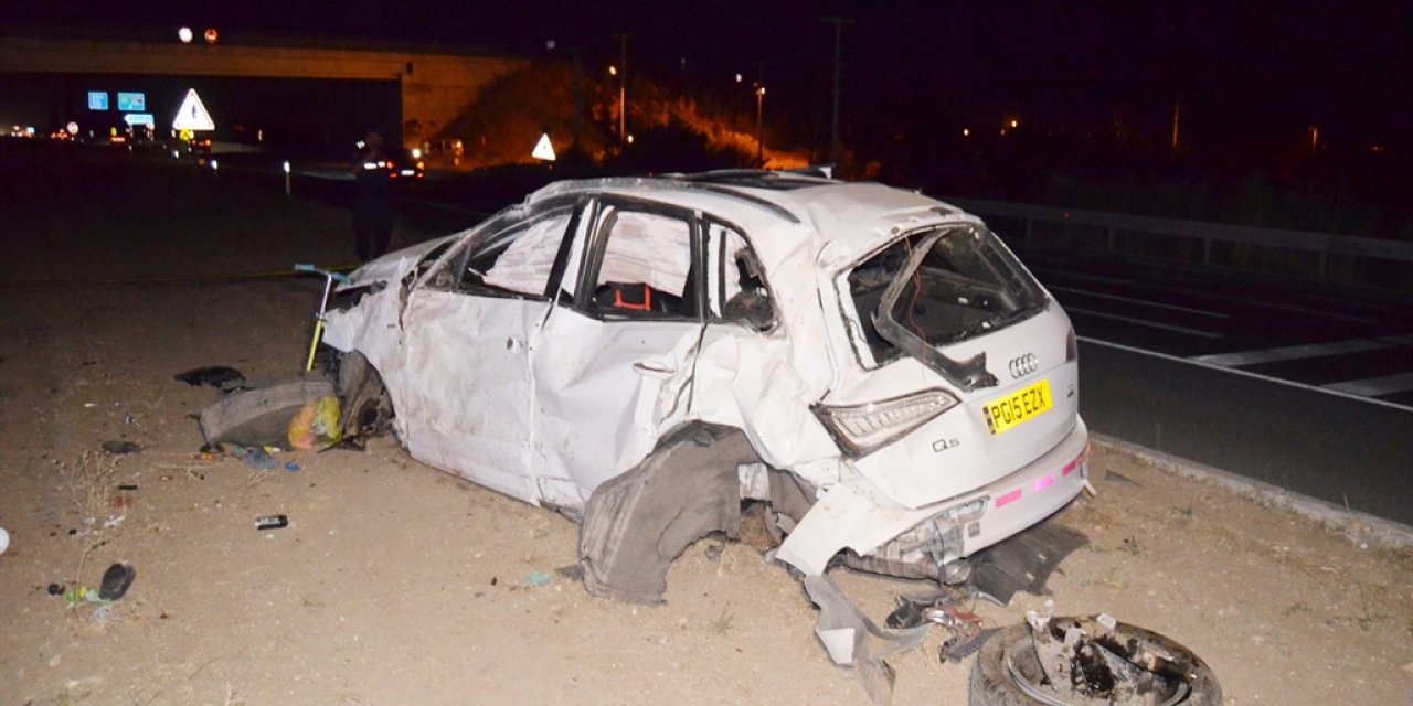 İngiltere'den tatile gelen aile trafik kazası geçirdi: 2 ölü, 3 yaralı