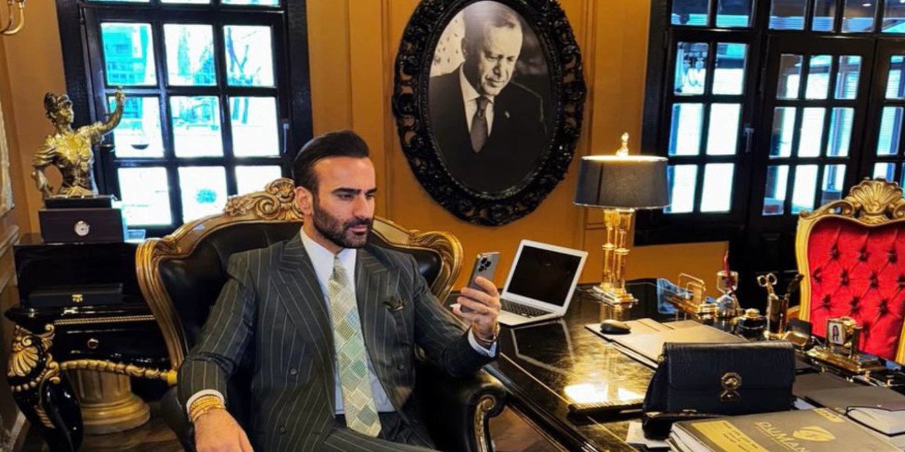 Erdoğan fotoğraflarıyla poz veren avukat Cem Duman tutuklandı: “Benim bu vatana bir vefa borcum vardır”