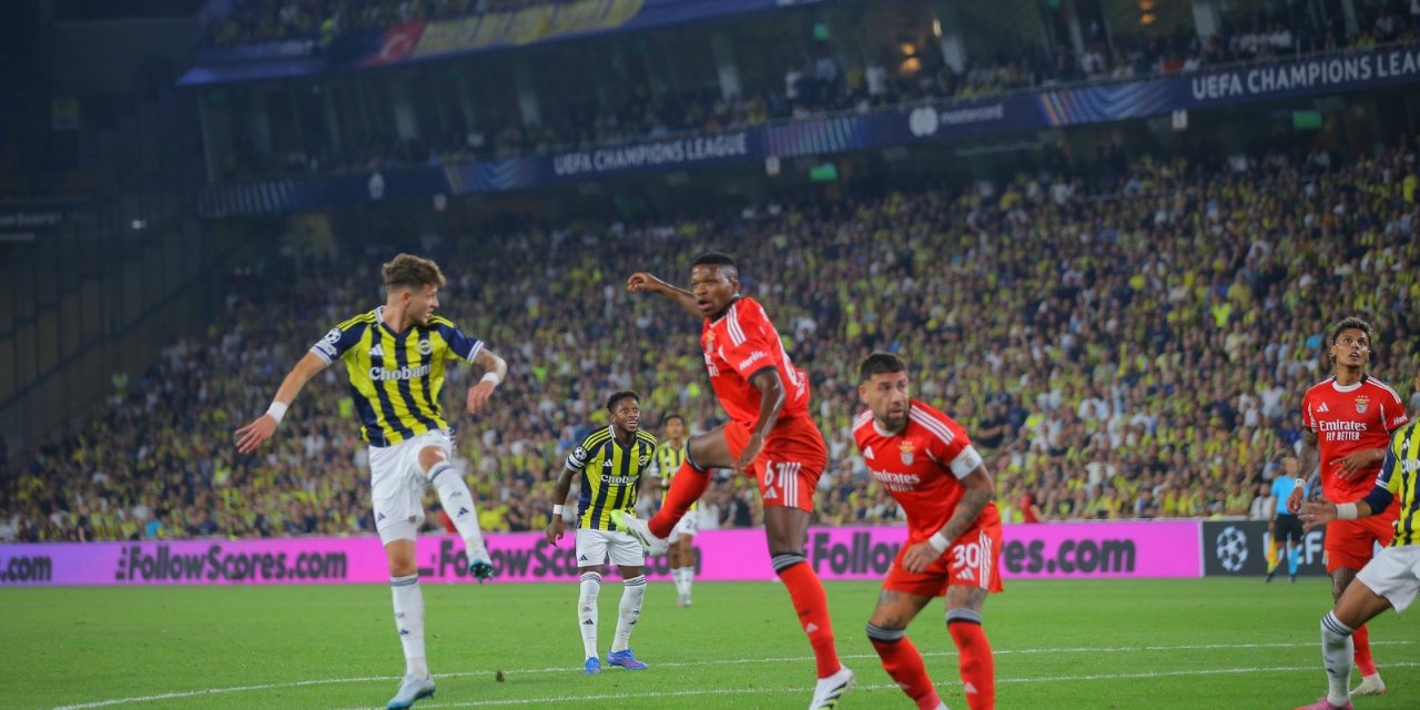 Fenerbahçe sahasında Benfica ile berabere kaldı