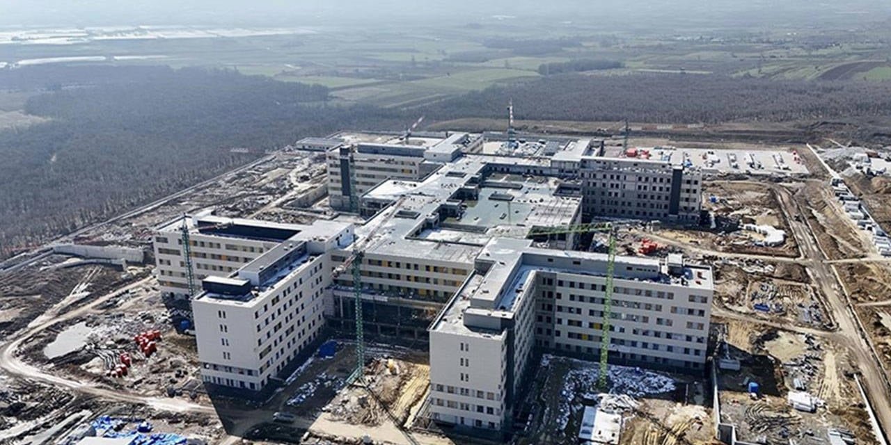 Bitmeyen şehir hastanesi için 15 milyonluk yol ihalesi yapıldı