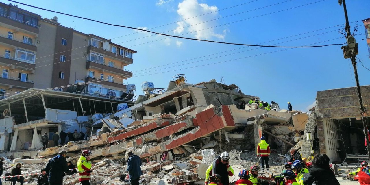 Yağmur Apartmanı davası: Belediye başkan yardımcıları dahil 10 kamu görevlisi yargılanacak
