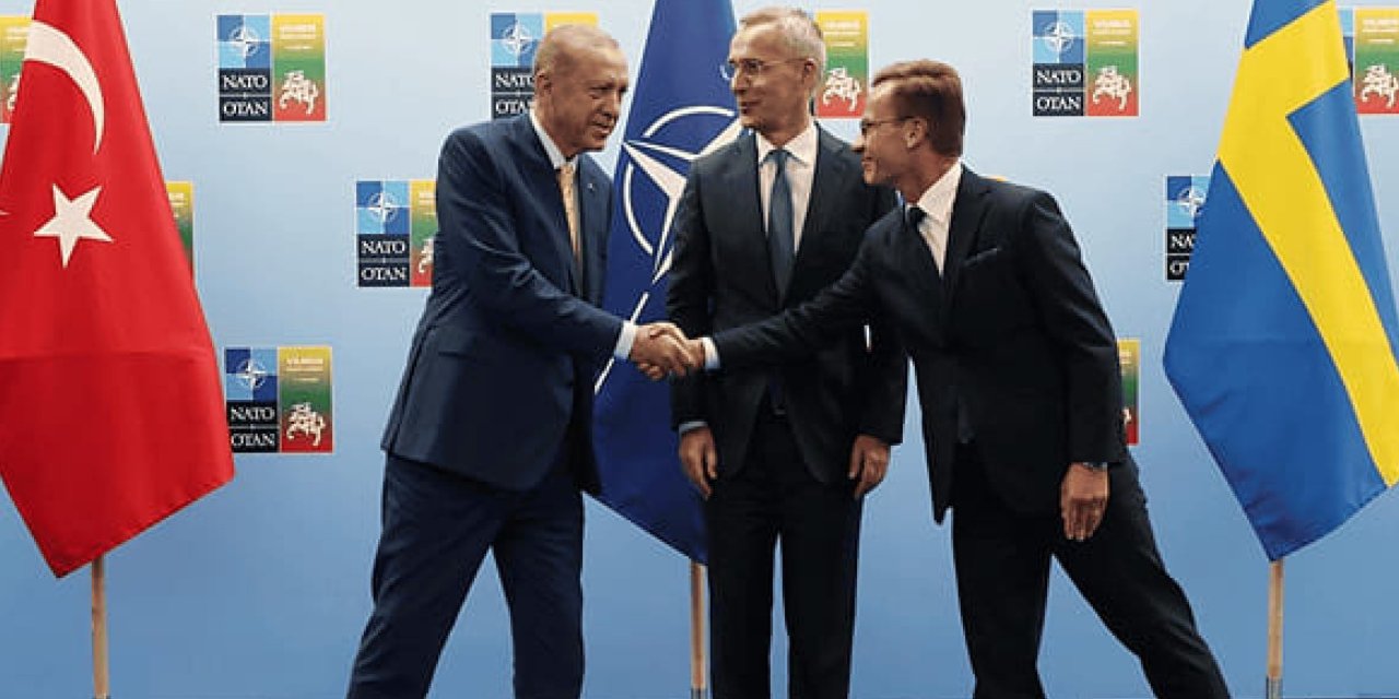 İsveçli diplomat NATO görüşmesinden sonra Türkiye dosyalarını tuvalette unutmuş!