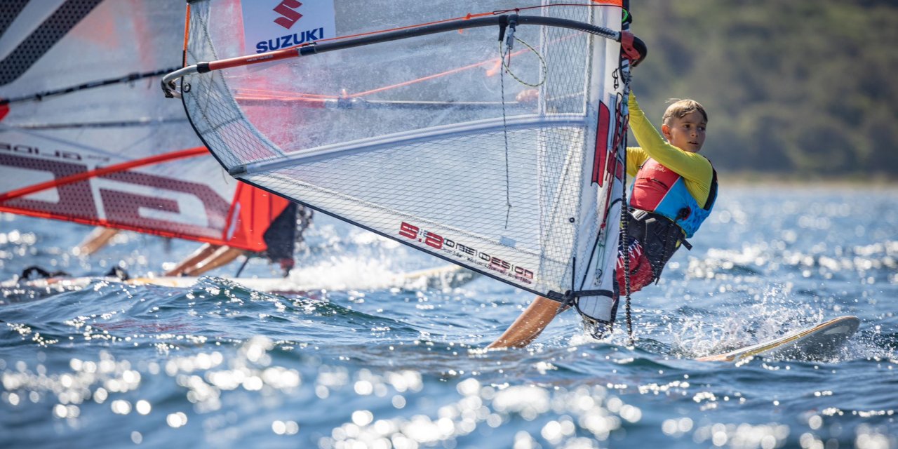 12 yaşındaki milli rüzgâr sörfçüsü Tuna Tekin’den 2 gümüş madalya