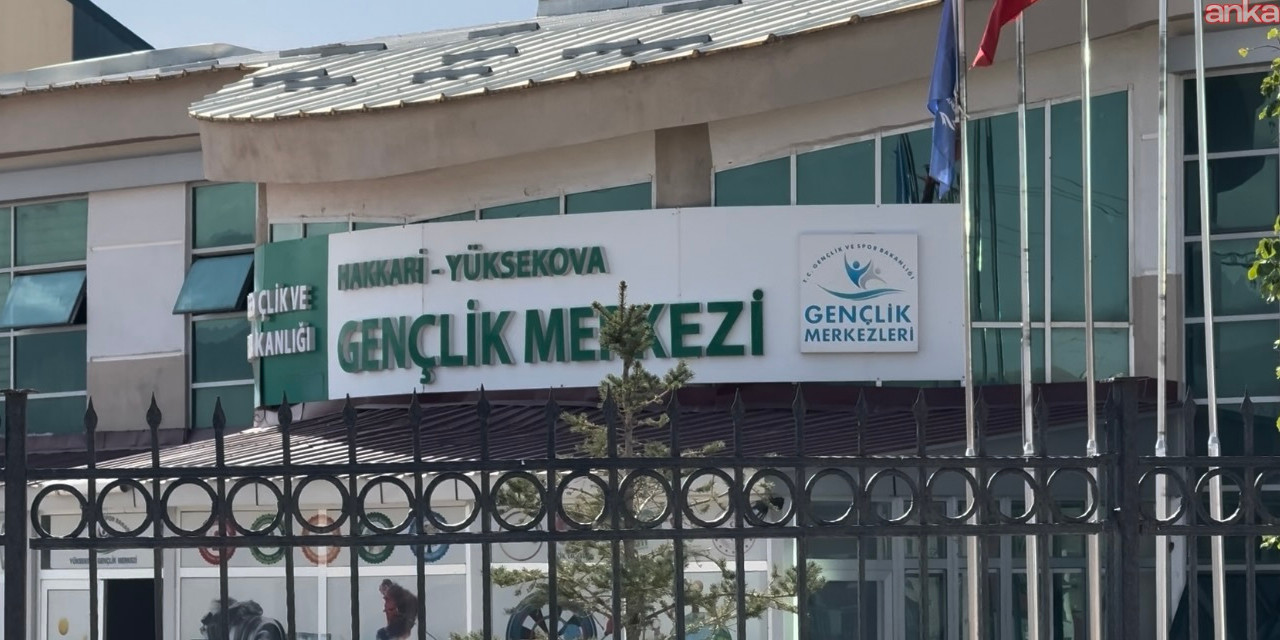 Yüksekova Gençlik Merkezi'nde çaycı cankurtaran oldu