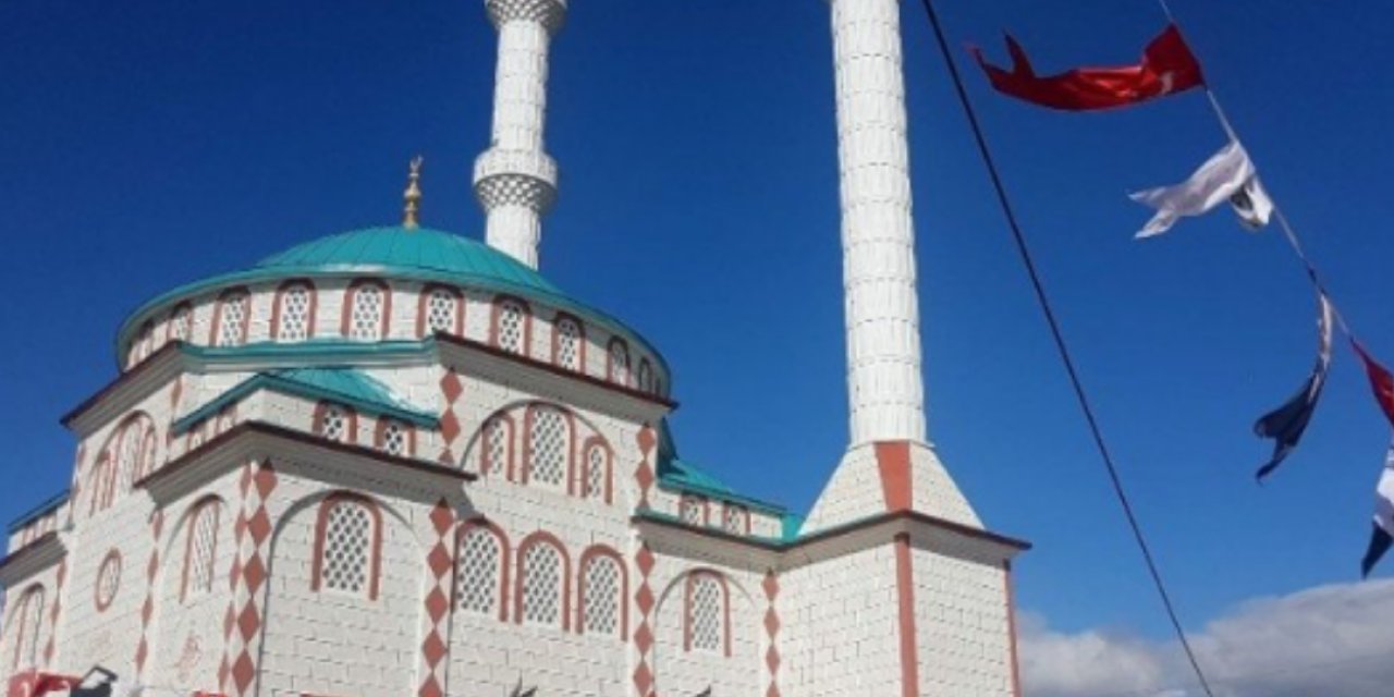 AKP'li belediye vergi borcunu ödemek için cami arsasını Hazine'ye devretti