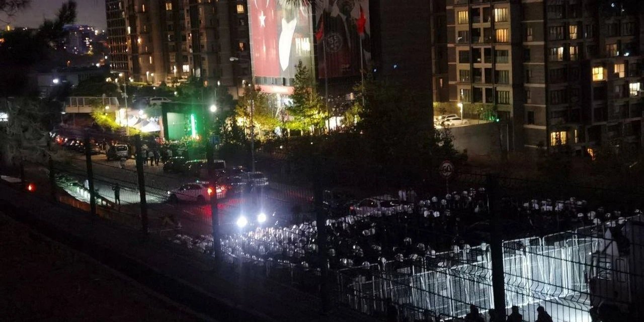 Muhalefet partilerinden CHP İstanbul ablukasına sert tepki: “Demokratik siyaset tasfiye ediliyor”