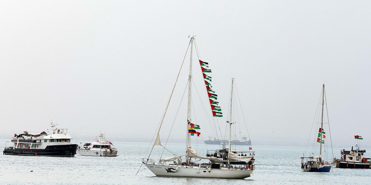 Küresel Sumud Filosu'na dron saldırısı: Yangın çıkaracak bir madde fırlatıldı