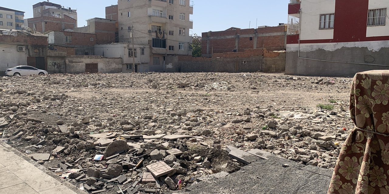 Diyarbakır’da yıkılan binaya ‘az hasarlı’ kararı