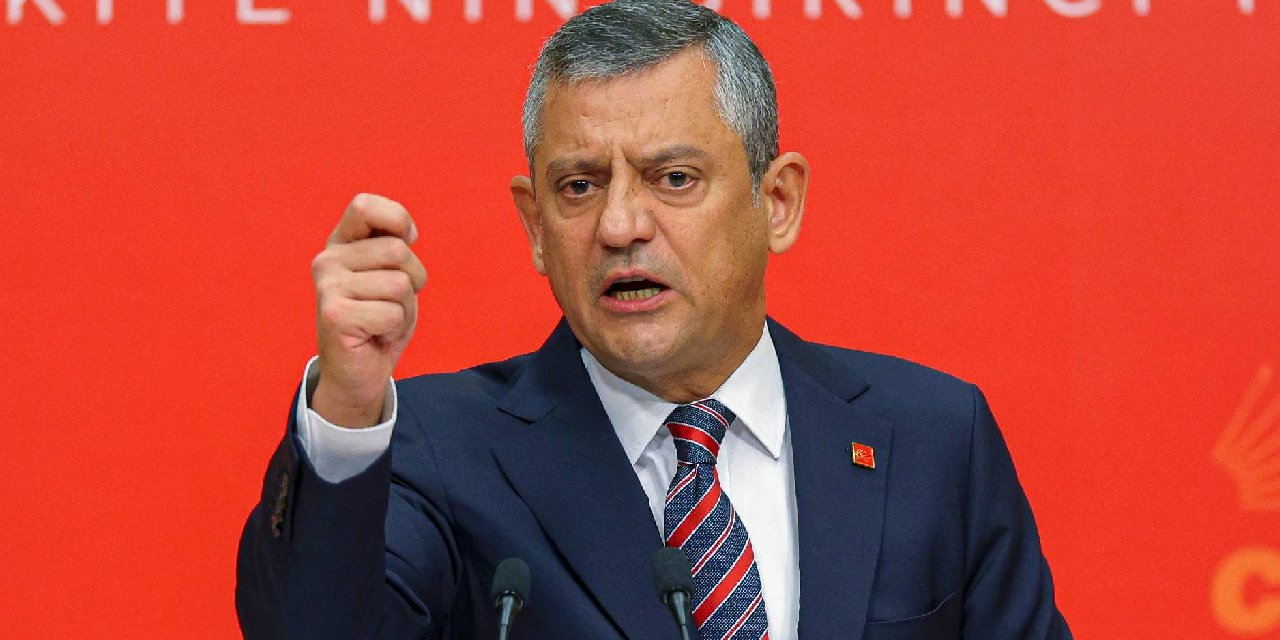 Hükümete yakın medya Özel'e 'sopa' gösterdi: 'Özgür Özel Demirtaş'ın yolunda'