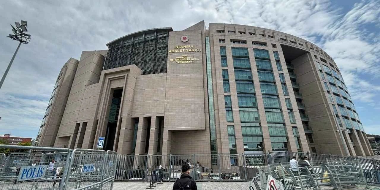 Mahrem yapı soruşturması: 11'i Emniyet personeli 16 kişiye FETÖ'den gözaltı