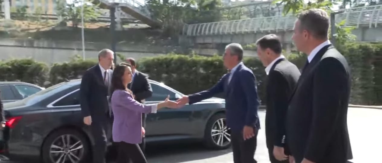 DEM Parti'den Özgür Özel'e ziyaret