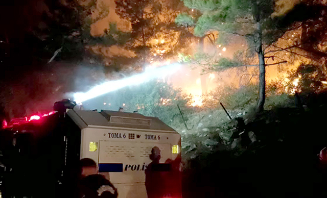 Marmaris'te orman yangınlarında 8. gün: 13 bin 500 hektar ormanlık alan zarar gördü