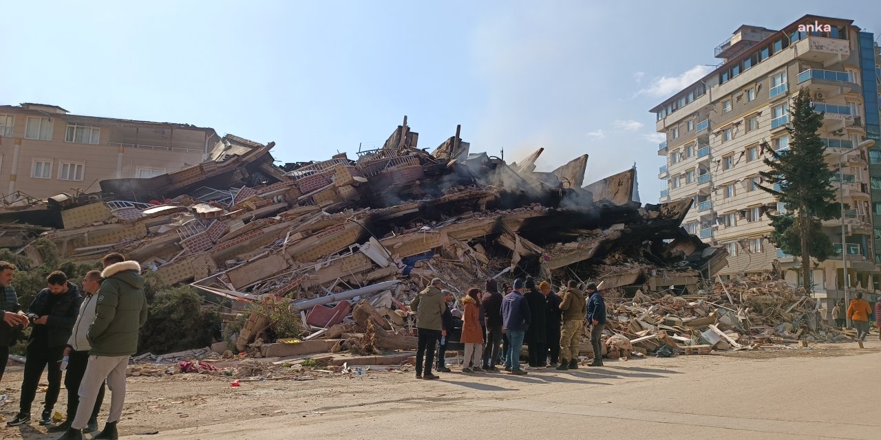 Depremde yıkılan apartmanın müteahhiti: Depremi Allah yaptı, kusurum yok