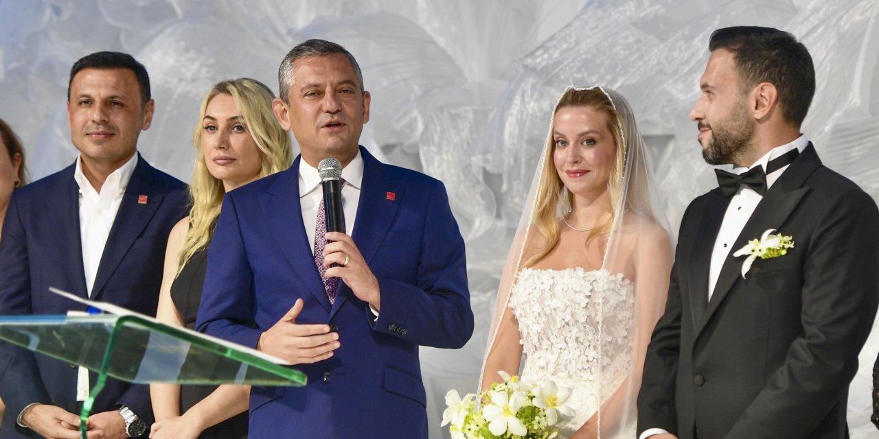 Özgür Özel, Gökan Zeybek’in oğlunun düğününe katıldı