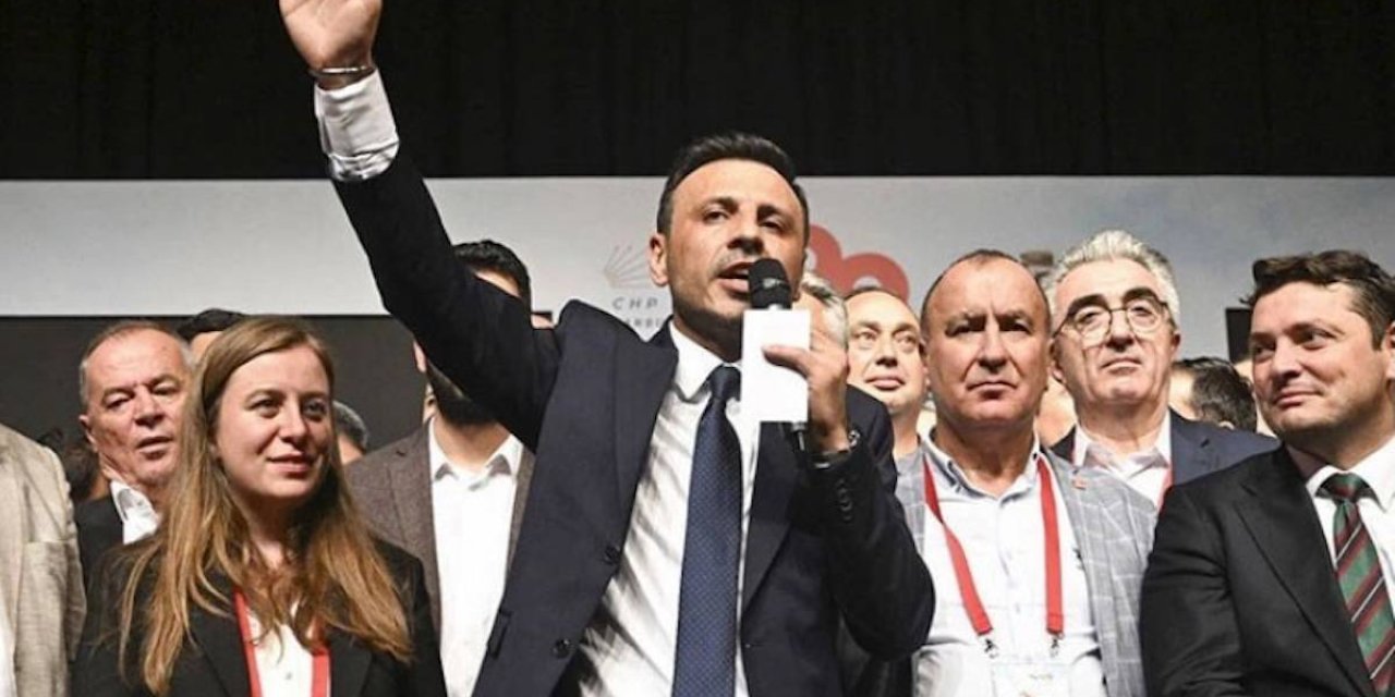 CHP İstanbul İl Kongresi'nde Özgür Çelik yeniden başkan seçildi