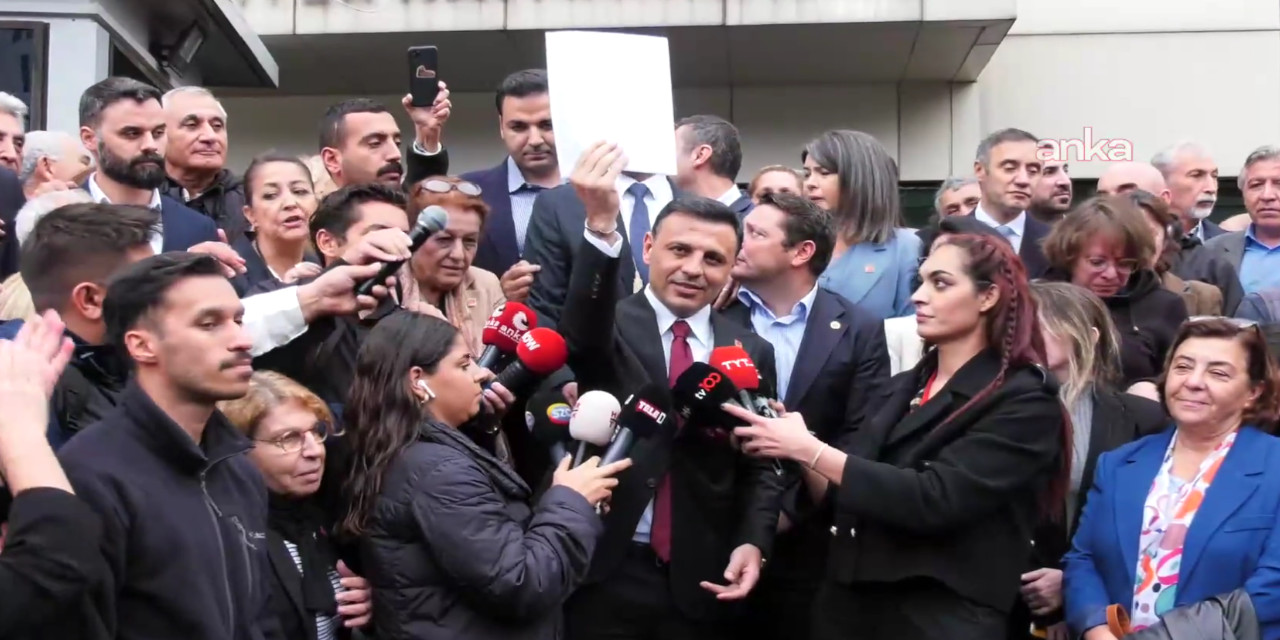 Özgür Çelik, mazbatasını aldı