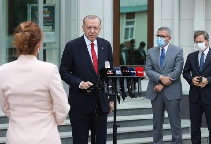Erdoğan: "Türkiye'yi fakir fukara göstermek için 'Help Turkey' diye bir kampanya başlattılar"