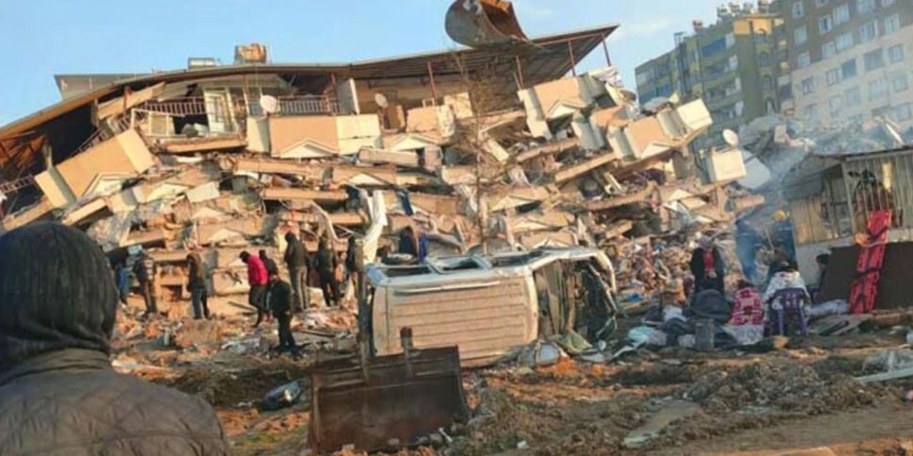 Depremde yıkılan Ebrar Sitesi davasında hapis cezaları istinafta onandı