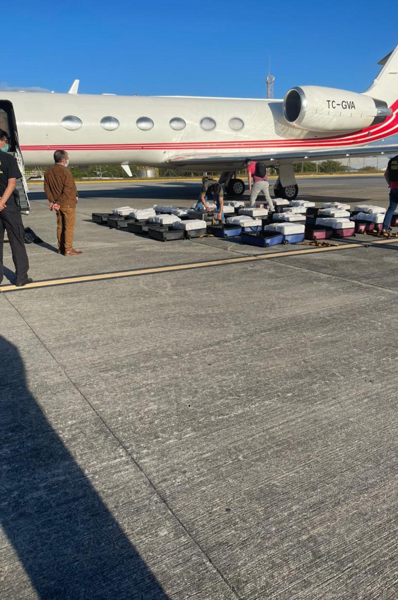 Brezilya'da 1.3 ton kokainin ele geçirildiği uçağın Türk kaptanı tutuklandı