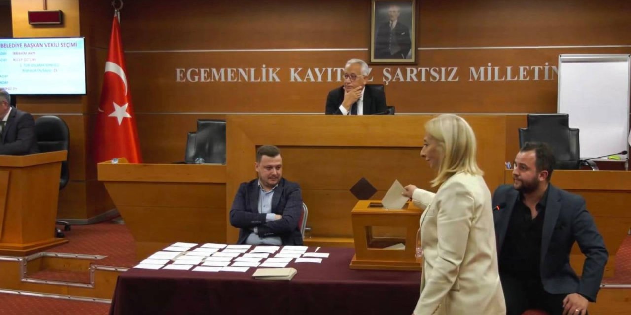 Bayrampaşa seçiminde yüksek tansiyon: Sen buraya çökmeye çalışan adamsın