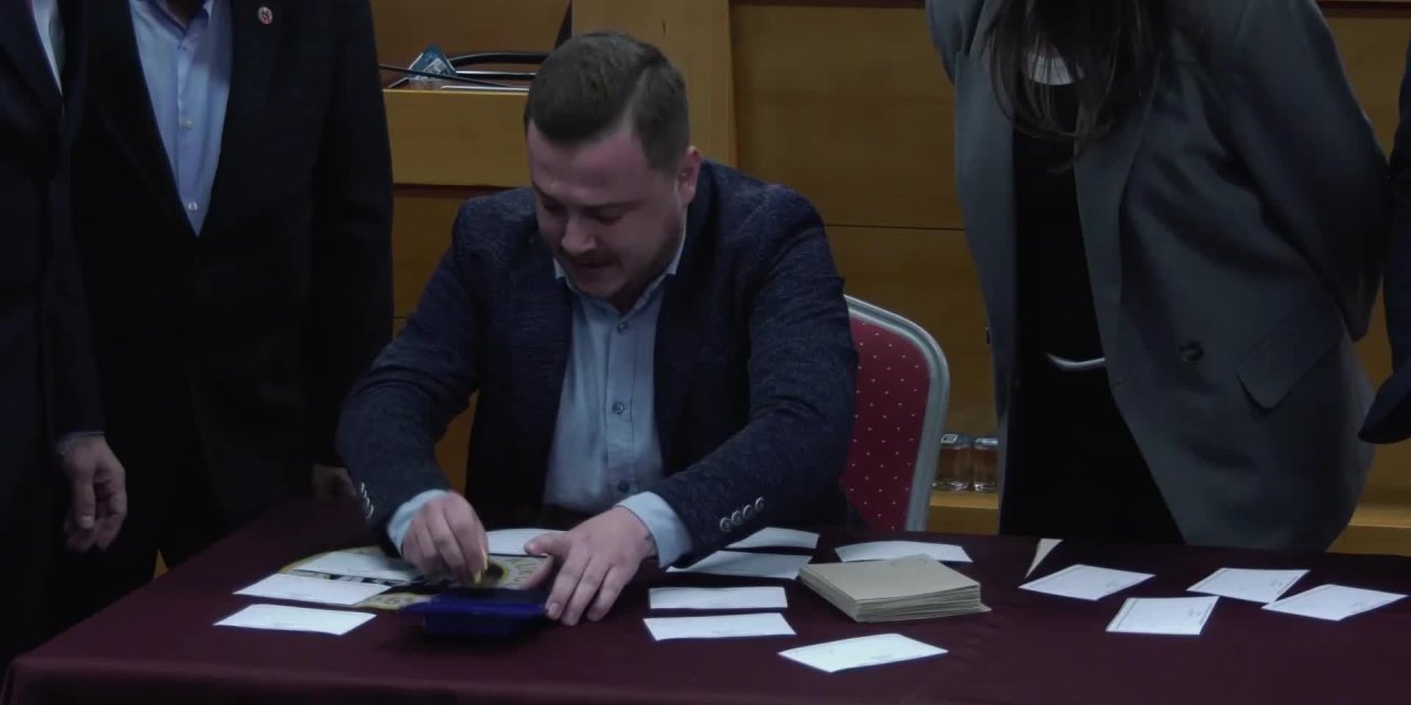 Bayrampasa'da belediye AKP'ye geçti: "Yüce Mevla’ya şükürler olsun"