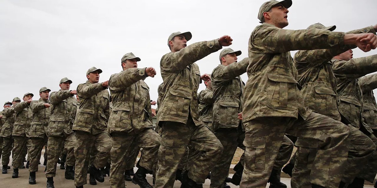 Yurtdışında emekliye çalışma hakkı, çifte vatandaşlara askerlik muafiyeti