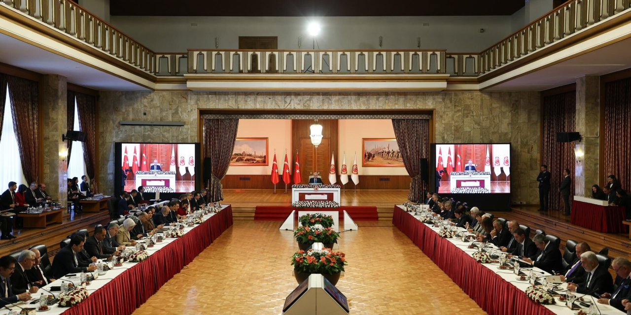 Komisyon'un ikinci oturumu basına kapatıldı: CHP kapalı oturuma katılmadı