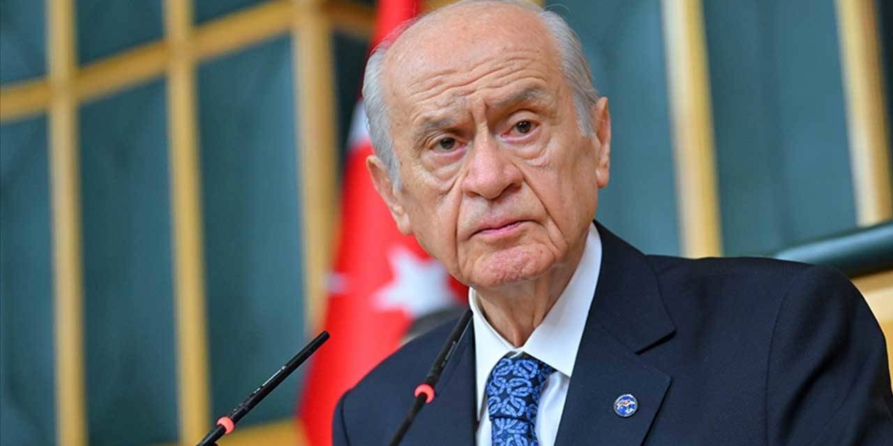 Bahçeli “İmralı’ya gidilsin” dedi, Yeni Şafak manşetten karşı çıktı
