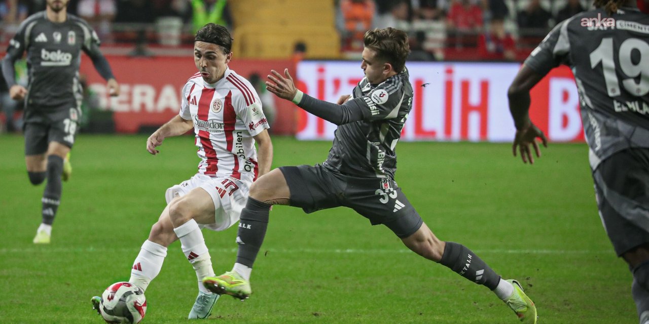 Kartal, deplasmanda yara sardı: Antalyaspor: 1 Beşiktaş: 3