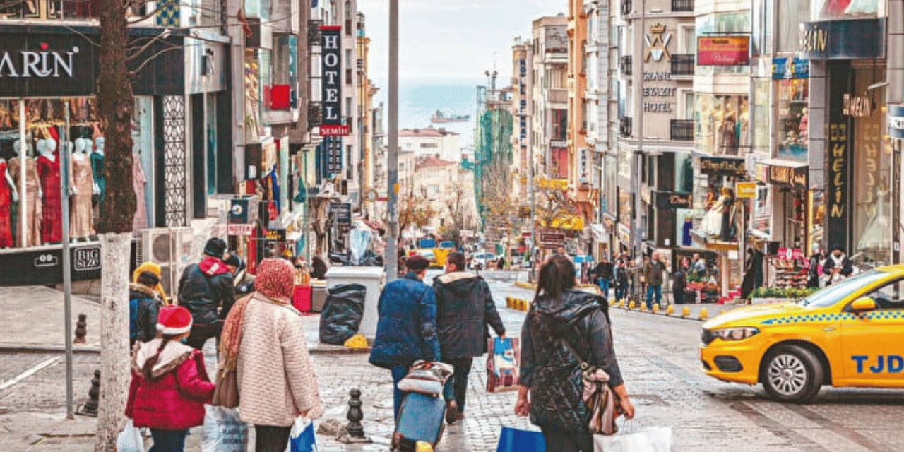 Kara para aklamanın merkezi Laleli: Döviz büroları, kuyumcular, bankalar...