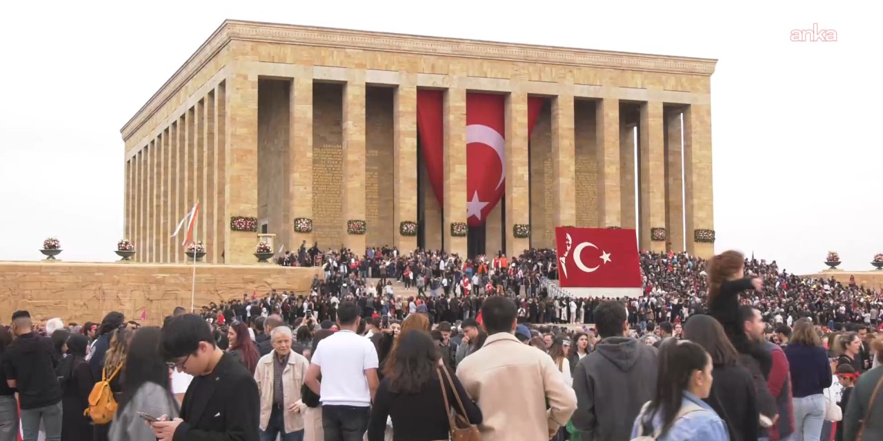 10 Kasım'da Anıtkabir'e rekor ziyaret: En yoğun ziyaret olarak kayıtlara geçti