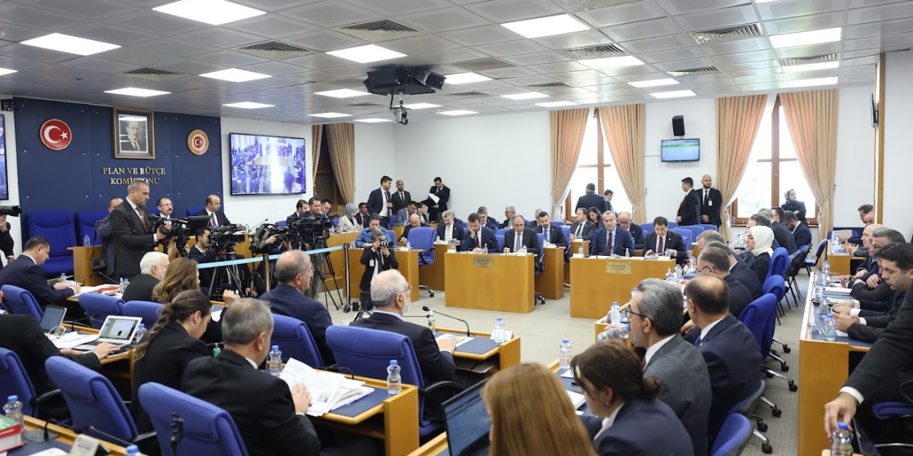 AKP'li Yegin: Yaptığınız yurt krizi yaygarasının gençlerde karşılığı yok