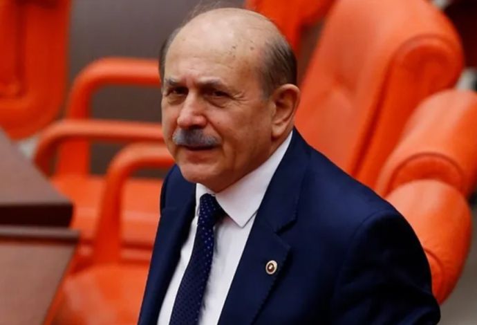 Eski danışmanı: Burhan Kuzu'nun fişinin çekildiğini düşünüyorum
