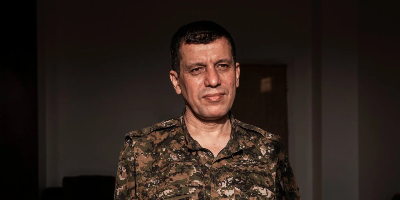 Mazlum Abdi, AKP'li vekiller ve Davutoğlu ile aynı konferansta