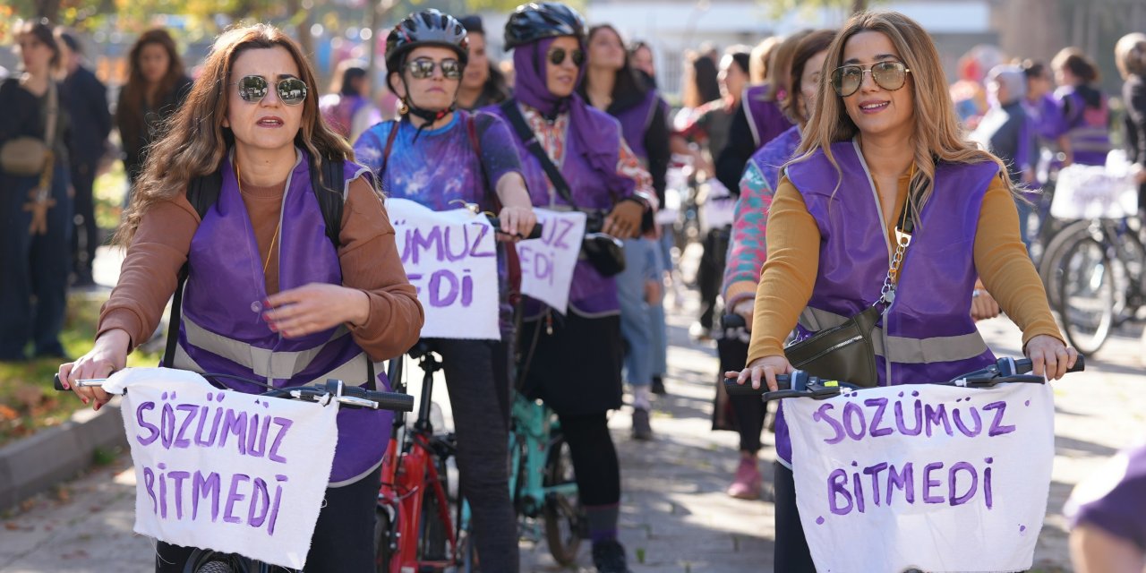 Diyarbakır’da kadınlar şiddetsiz bir yaşam için bisiklet turu düzenledi