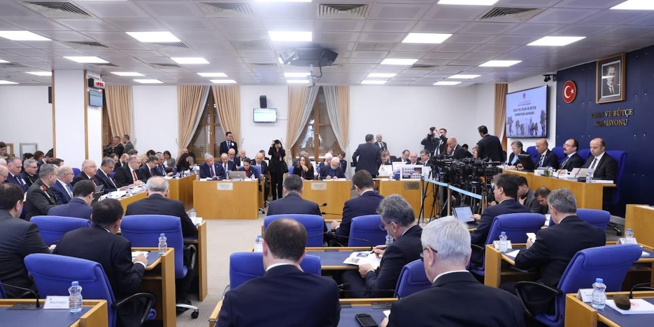 Meclis'te tartışma: DEM Parti ile İyi Parti arasında "üniformalı failler" gerilimi