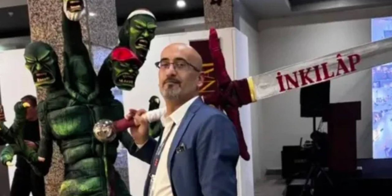 "İnkılap" heykelini yapan ve sergileyen iki kişi tutuklandı