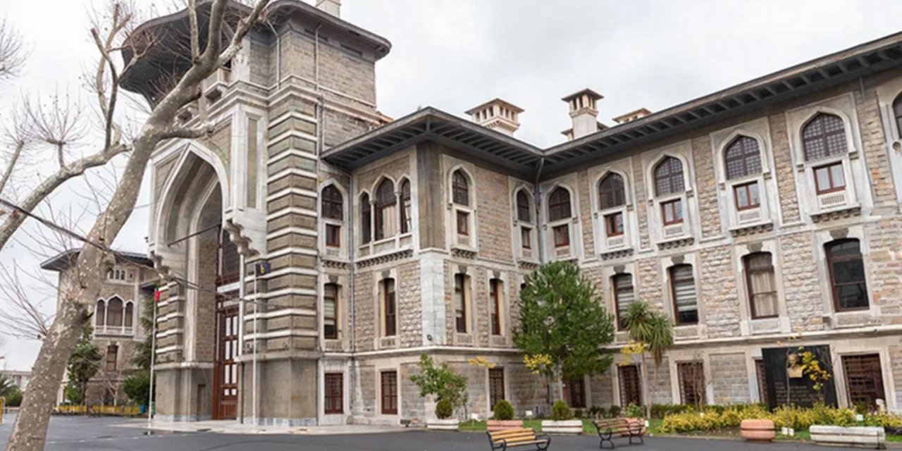 İstanbul Erkek Lisesi'ndeki taciz olayı: Okul müdürü Yılmaz Aslan açığa alındı